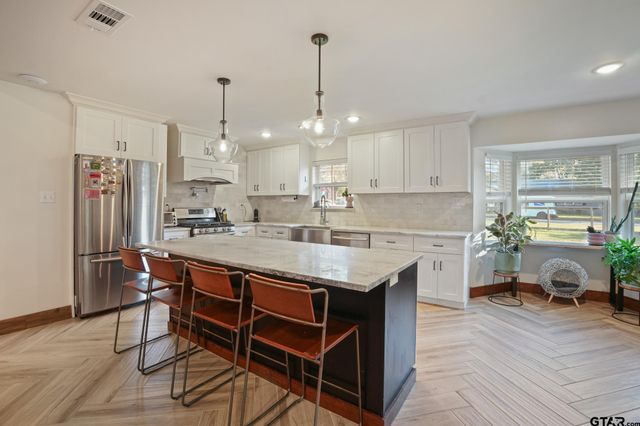 2929 Sunnybrook, Tyler, TX 75701