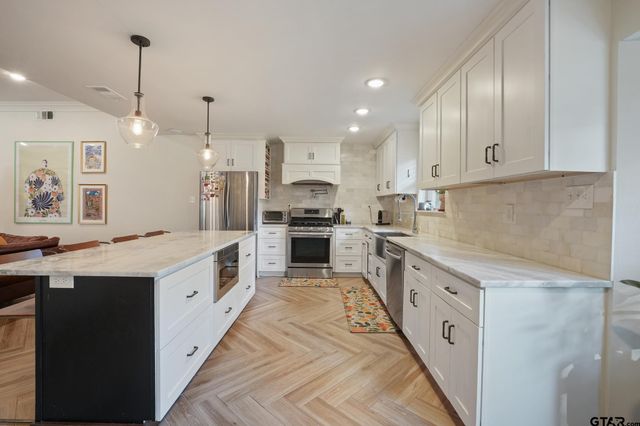 2929 Sunnybrook, Tyler, TX 75701