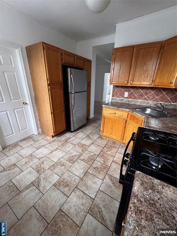 4702 Cottage Avenue 2, North Bergen, NJ 07047