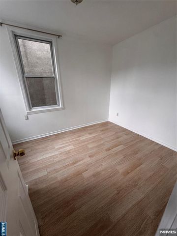 4702 Cottage Avenue 2, North Bergen, NJ 07047