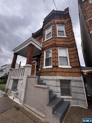 4702 Cottage Avenue 2, North Bergen, NJ 07047
