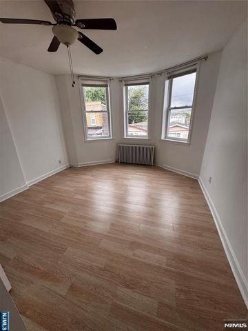 4702 Cottage Avenue 2, North Bergen, NJ 07047