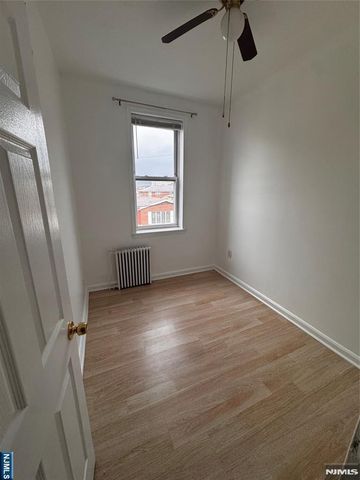 4702 Cottage Avenue 2, North Bergen, NJ 07047