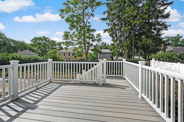 129 Harding Court, Glen Ellyn, IL 60137