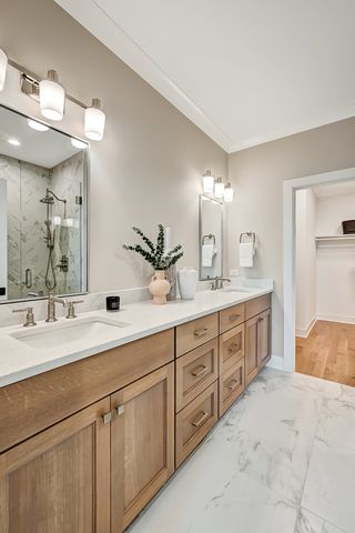 129 Harding Court, Glen Ellyn, IL 60137