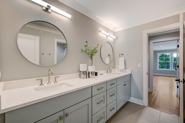 129 Harding Court, Glen Ellyn, IL 60137