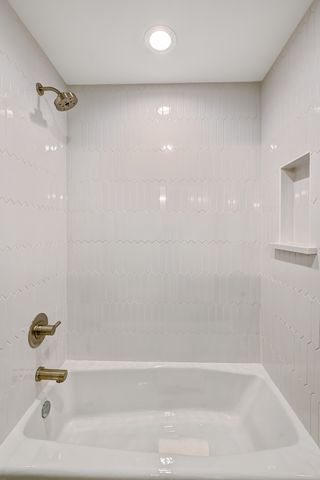 129 Harding Court, Glen Ellyn, IL 60137