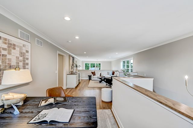 129 Harding Court, Glen Ellyn, IL 60137