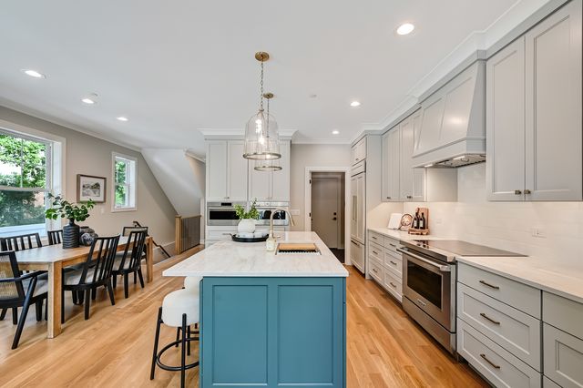 129 Harding Court, Glen Ellyn, IL 60137