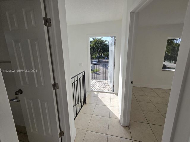 3940 NW 76th Ter 3940, Davie, FL 33024