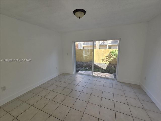 3940 NW 76th Ter 3940, Davie, FL 33024