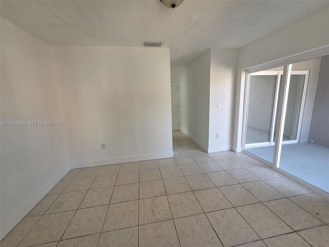 3940 NW 76th Ter 3940, Davie, FL 33024