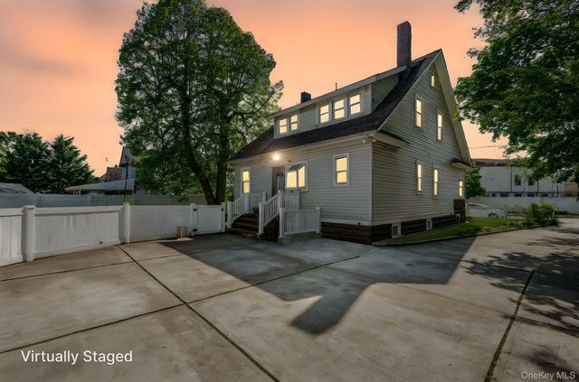 26 Rosedale Avenue, Freeport, NY 11520