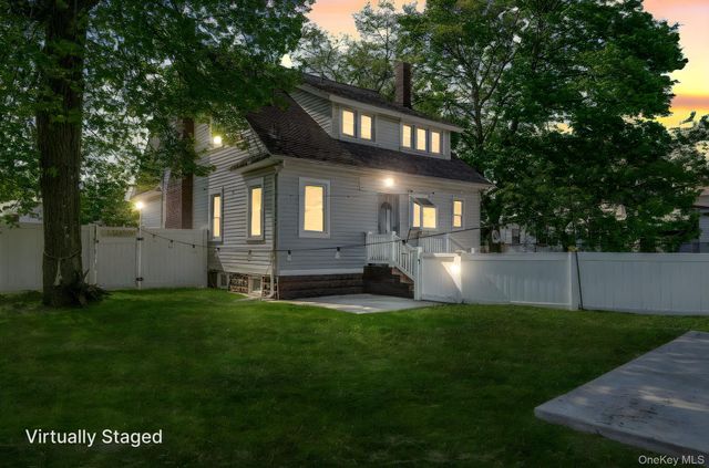 26 Rosedale Avenue, Freeport, NY 11520