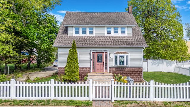 26 Rosedale Avenue, Freeport, NY 11520