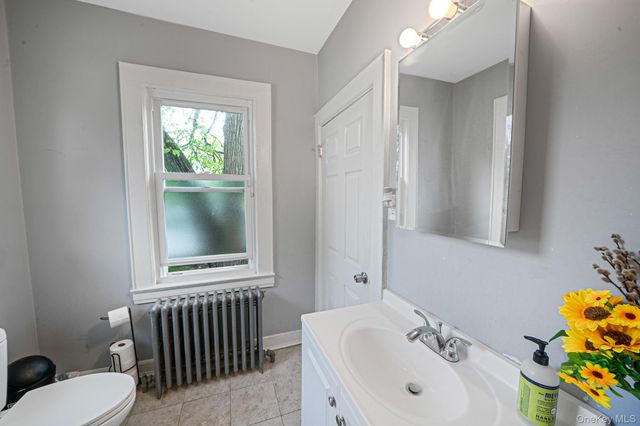 26 Rosedale Avenue, Freeport, NY 11520