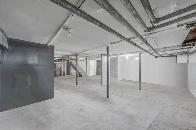 26 Rosedale Avenue, Freeport, NY 11520