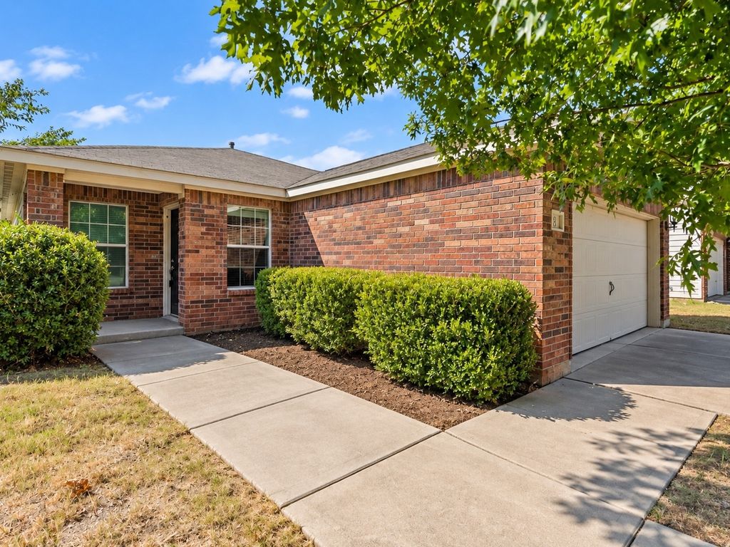 613 Misty Mountain Drive, Fort Worth, TX 76140 — exterior