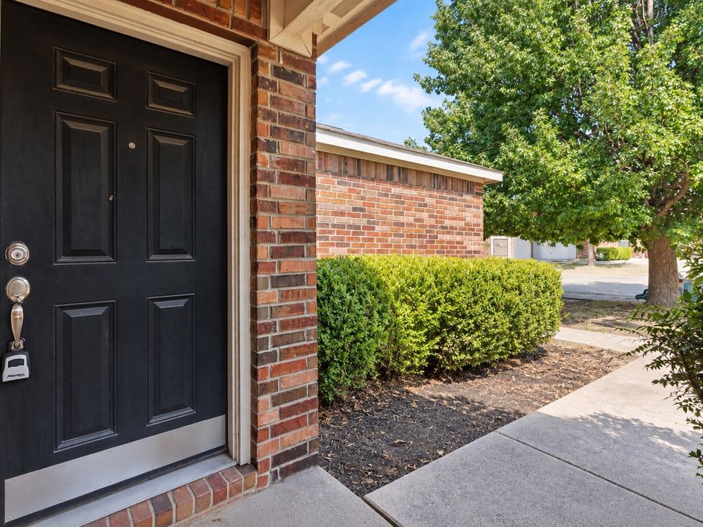 613 Misty Mountain Drive, Fort Worth, TX 76140 — photo 2