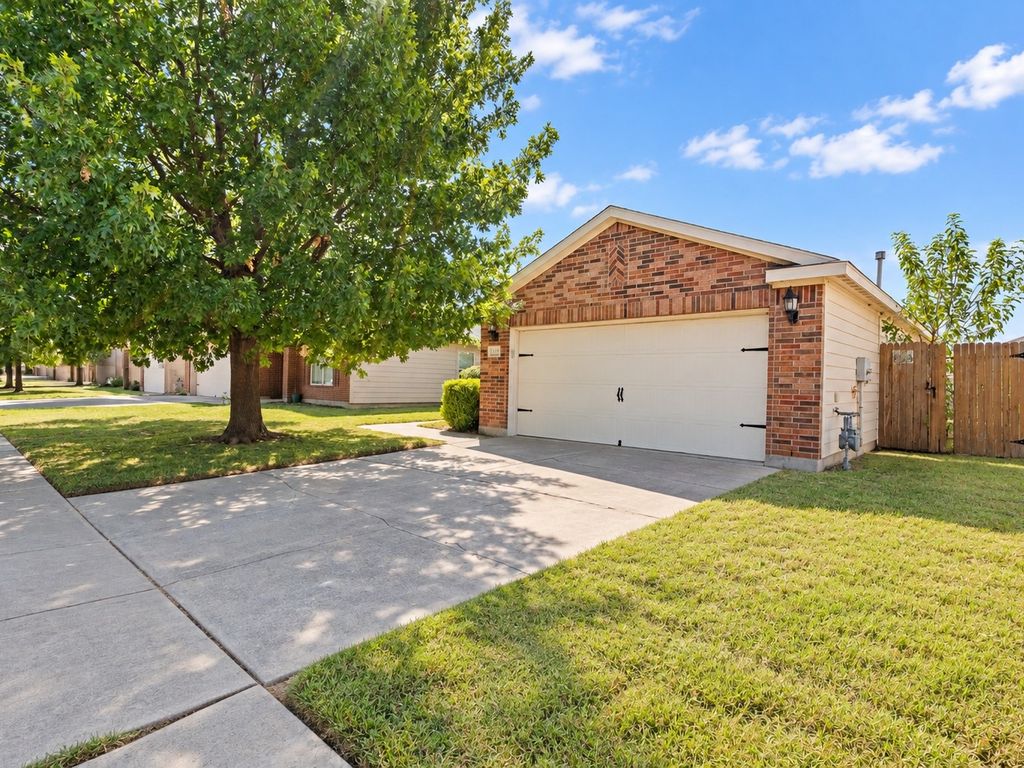 613 Misty Mountain Drive, Fort Worth, TX 76140 — photo 3