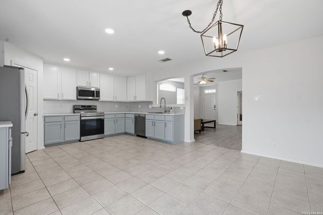 6215 WEXFORD PL, San Antonio, TX 78240