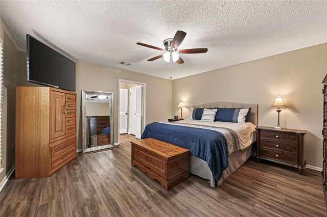 16431 Larkfield Drive, Houston, TX 77059