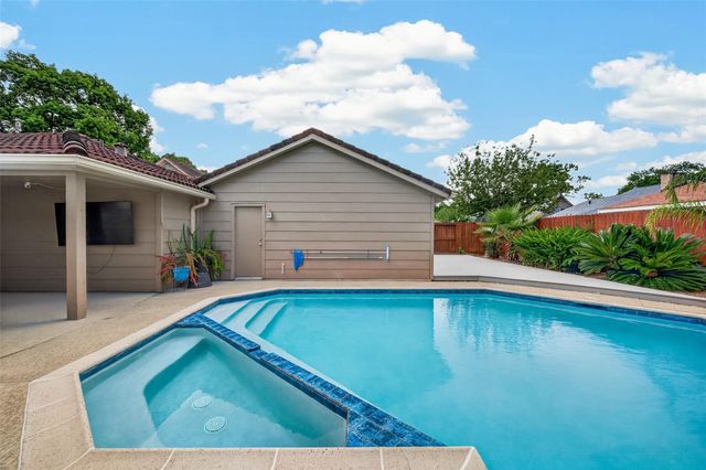 16431 Larkfield Drive, Houston, TX 77059