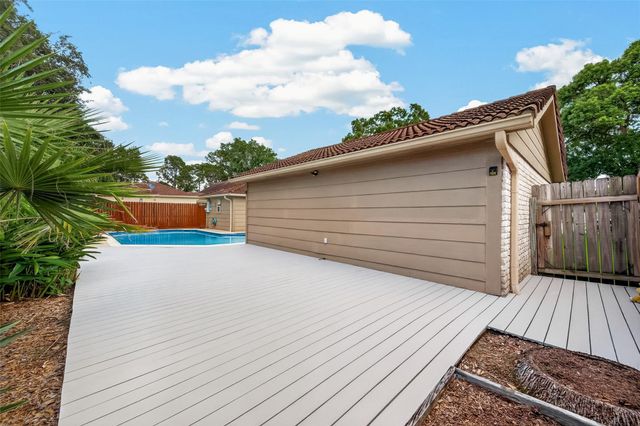 16431 Larkfield Drive, Houston, TX 77059