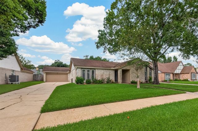16431 Larkfield Drive, Houston, TX 77059