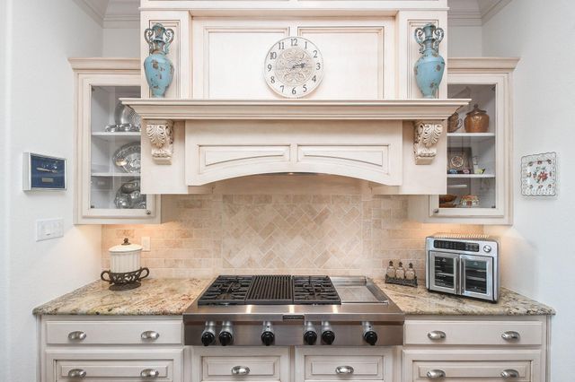 7 Little Torch, Hitchcock, TX 77563