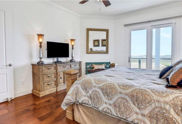 7 Little Torch, Hitchcock, TX 77563