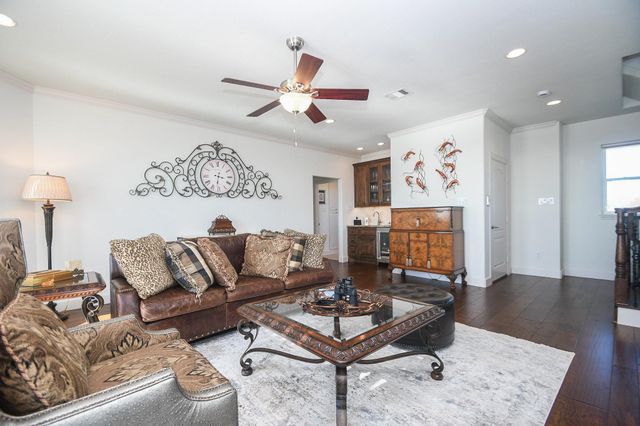 7 Little Torch, Hitchcock, TX 77563