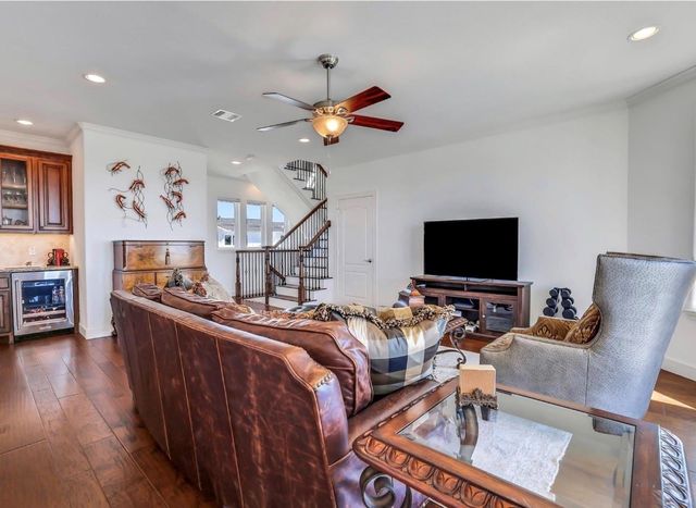 7 Little Torch, Hitchcock, TX 77563