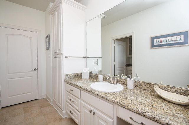 7 Little Torch, Hitchcock, TX 77563