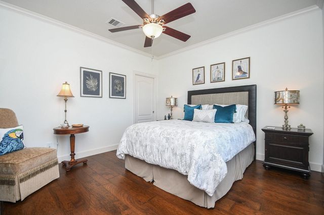 7 Little Torch, Hitchcock, TX 77563