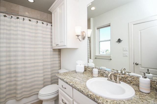 7 Little Torch, Hitchcock, TX 77563