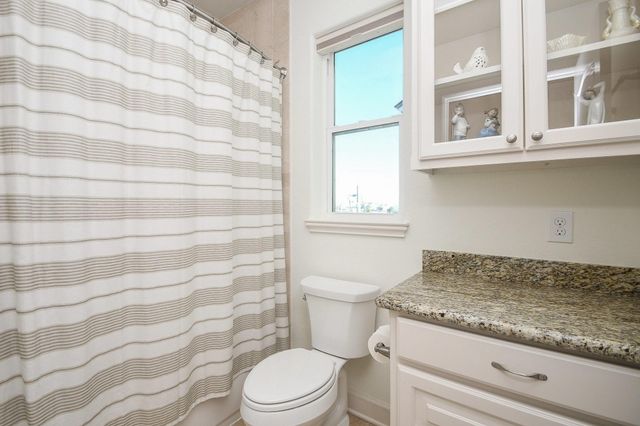 7 Little Torch, Hitchcock, TX 77563