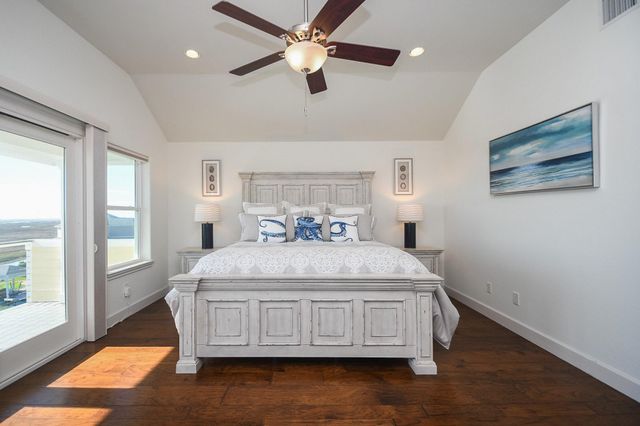 7 Little Torch, Hitchcock, TX 77563