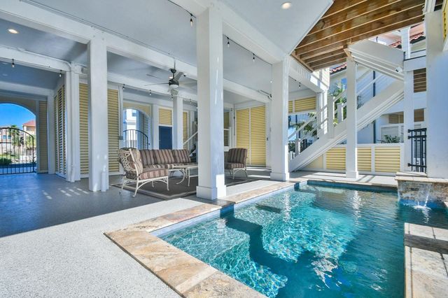 7 Little Torch, Hitchcock, TX 77563