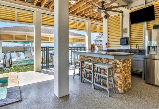 7 Little Torch, Hitchcock, TX 77563