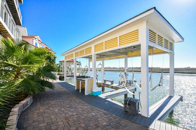 7 Little Torch, Hitchcock, TX 77563