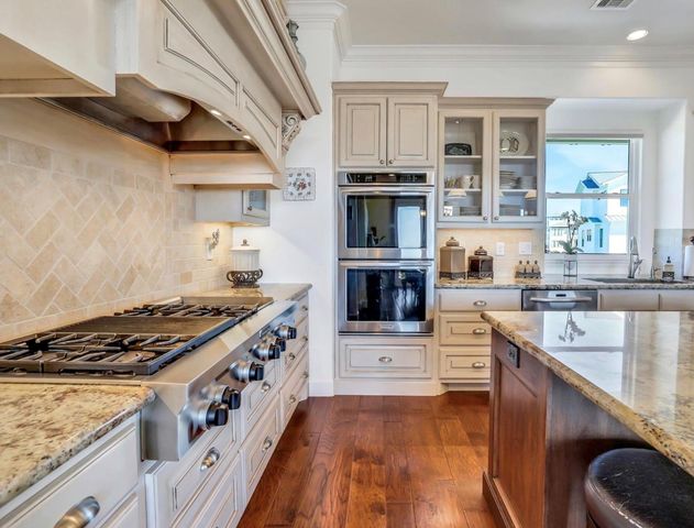 7 Little Torch, Hitchcock, TX 77563