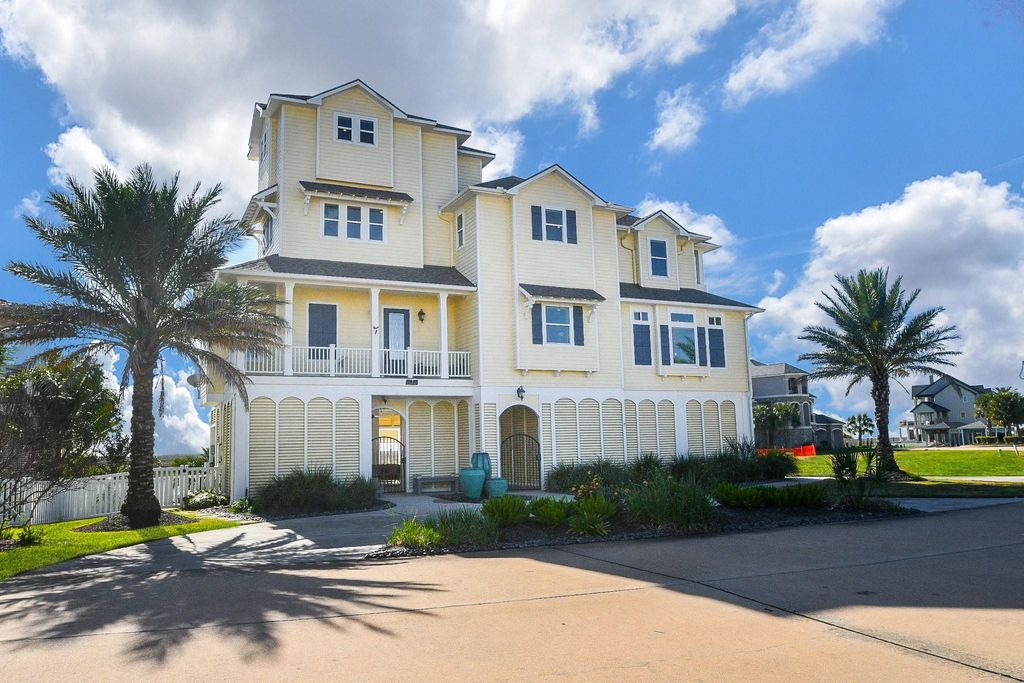 7 Little Torch, Hitchcock, TX 77563