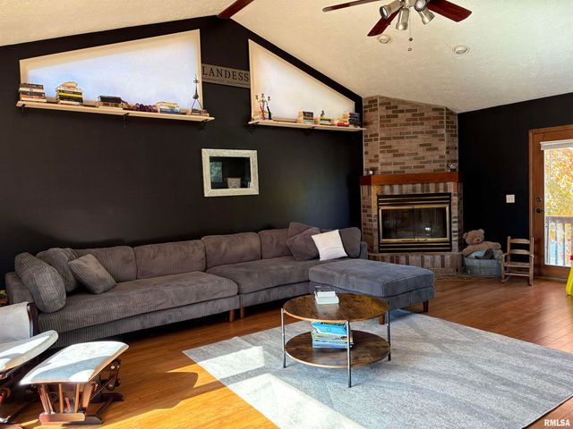 1014 PIONEER Drive, Jacksonville, IL 62650