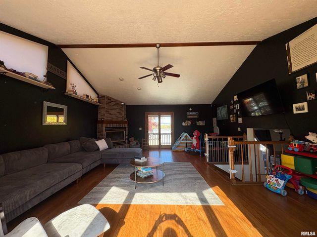 1014 PIONEER Drive, Jacksonville, IL 62650