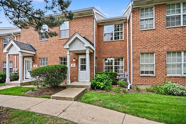 3 4 Seasons Court, Elmhurst, IL 60126