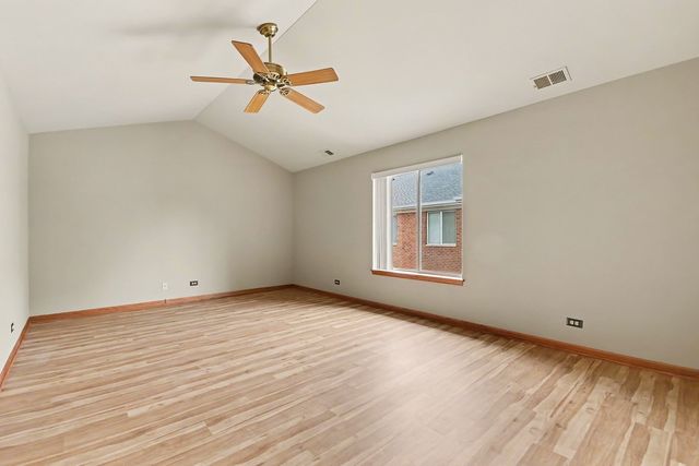 3 4 Seasons Court, Elmhurst, IL 60126