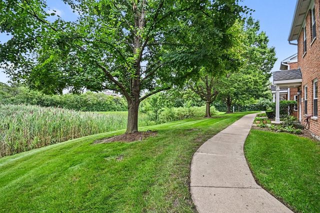 3 4 Seasons Court, Elmhurst, IL 60126