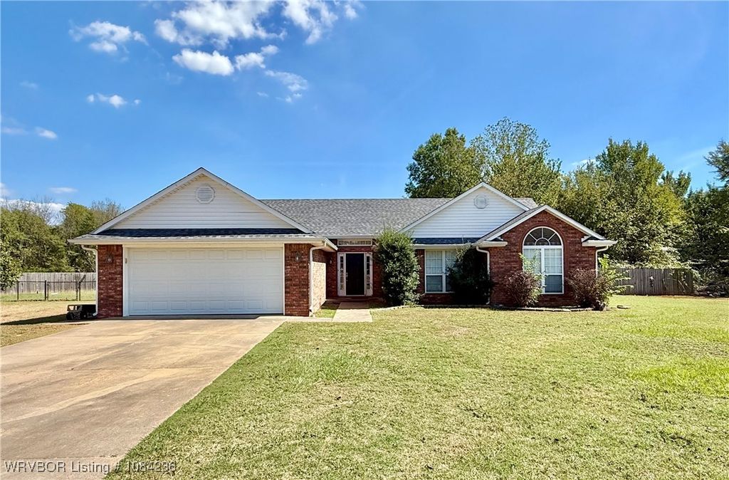107 E Dora Lane, Poteau, OK 74953