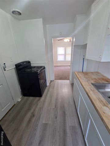 16590 Ilene Street, Detroit, MI 48221